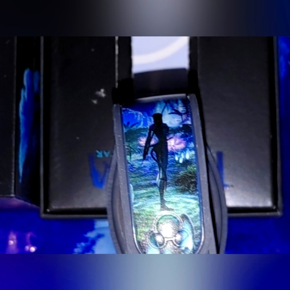 NEW HTF DISNEY LE Pandora World of Avatar Magic Band